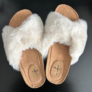 Aerie Super soft Fur and cork slippers